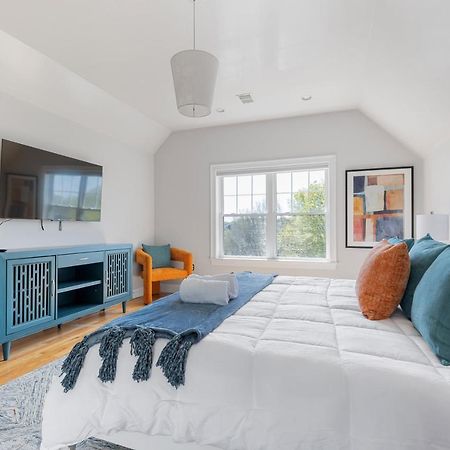 Amazing Family-Friendly And Group-Friendly Accommodation #Thebackdorch Boston Bagian luar foto