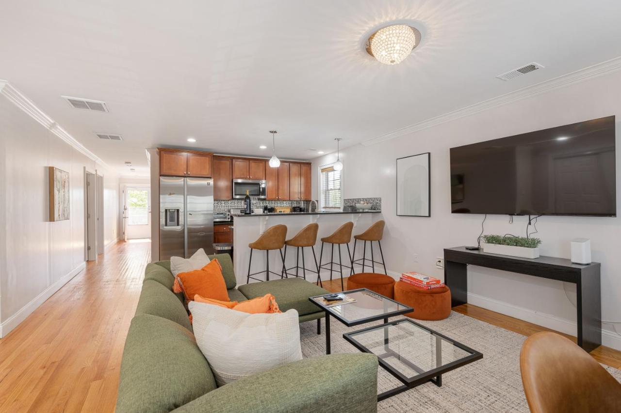 Amazing Family-Friendly And Group-Friendly Accommodation #Thebackdorch Boston Bagian luar foto